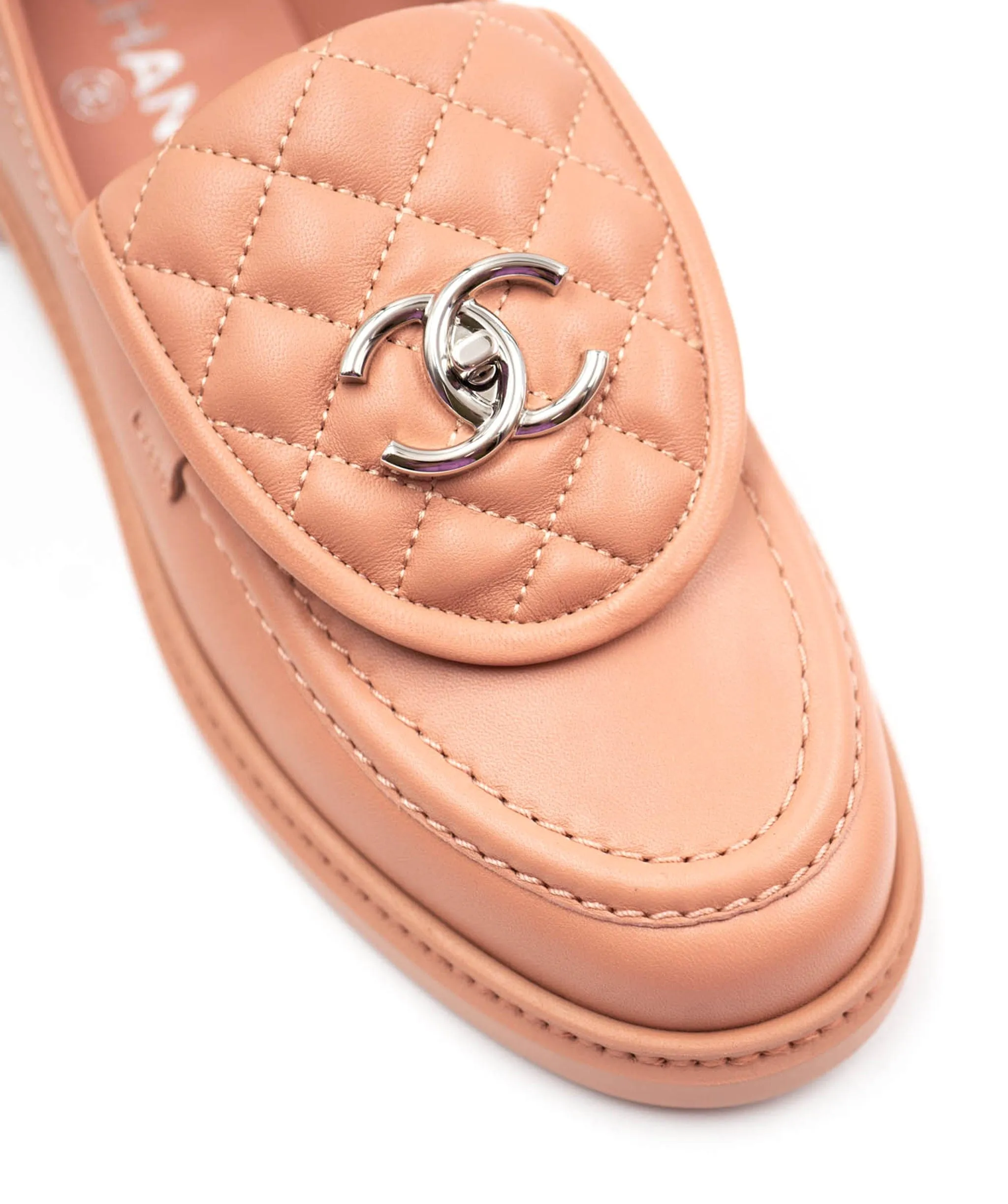 Chanel turnlock loafers pink 39.5 ALL0084