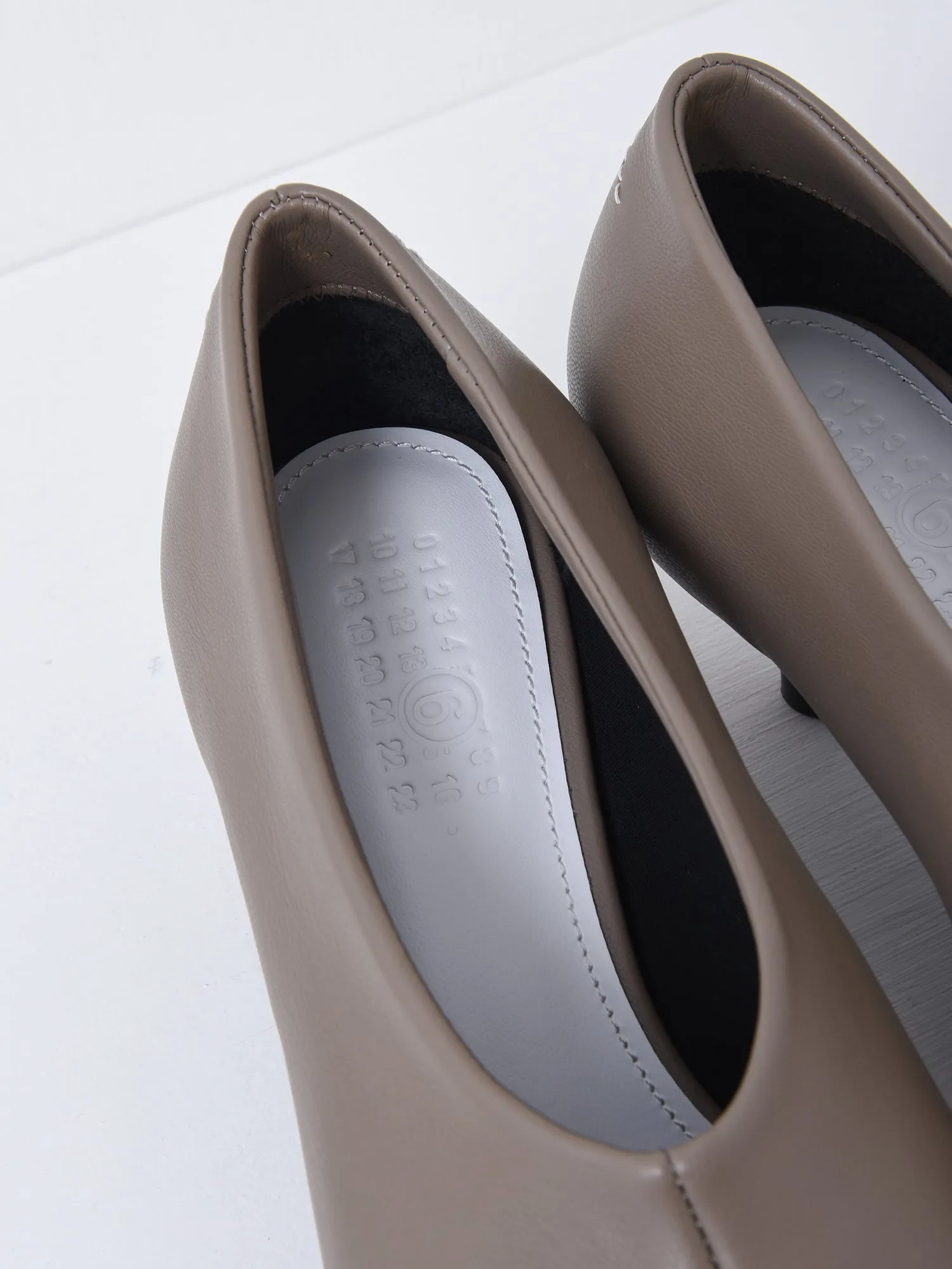 COURT SHOE_T2146 - Fossil