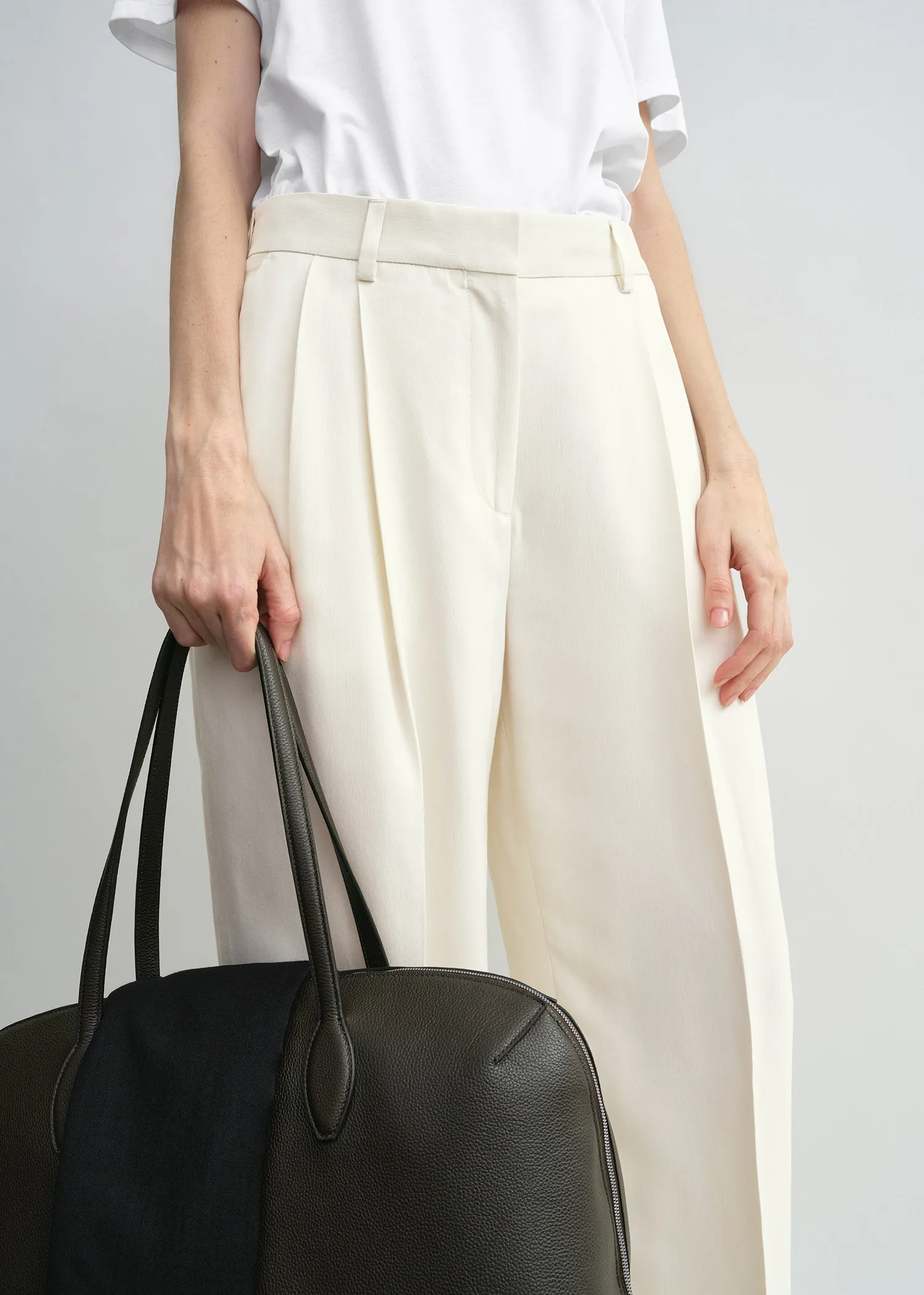 Double-pleat fluid trousers ecru petite