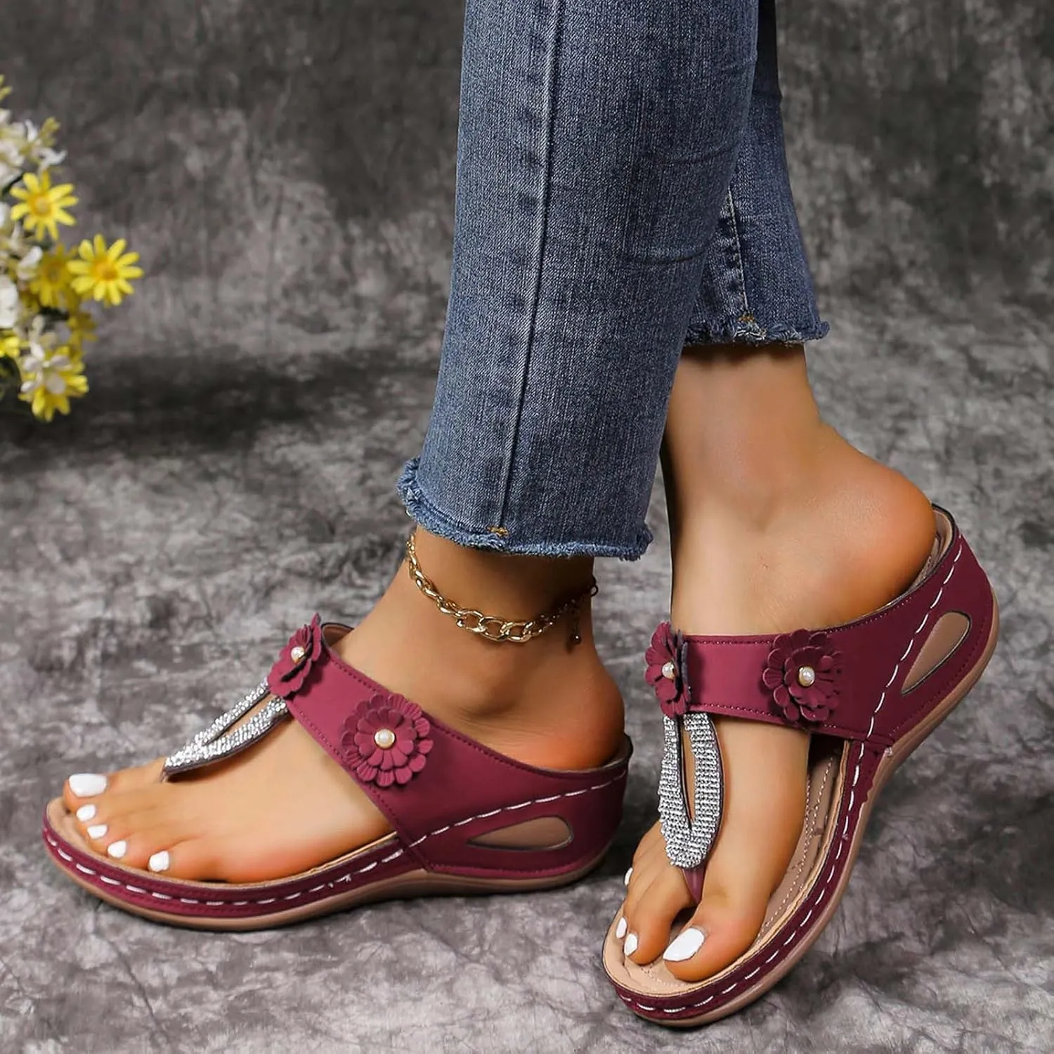 Flip Flops for Women Orthopedic Arch Support Sandals Wide Width Flat Slides Rhinestone Sandals Womens Summer Comfortable Beach Walking Shoes