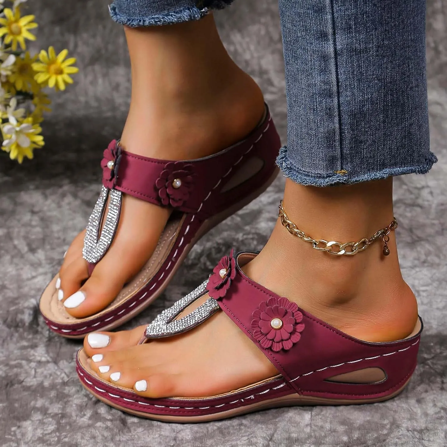 Flip Flops for Women Orthopedic Arch Support Sandals Wide Width Flat Slides Rhinestone Sandals Womens Summer Comfortable Beach Walking Shoes