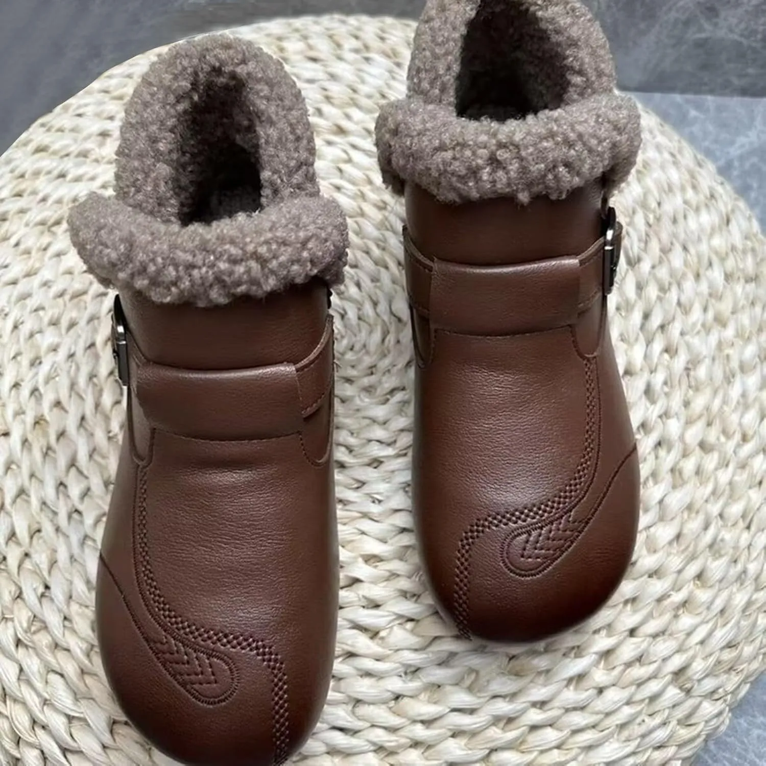 Winter Boots Men and Women's Ankle Snow Boots Slip On Winter Waterproof Plush Lined Outdoor Anti-Slip Shoes