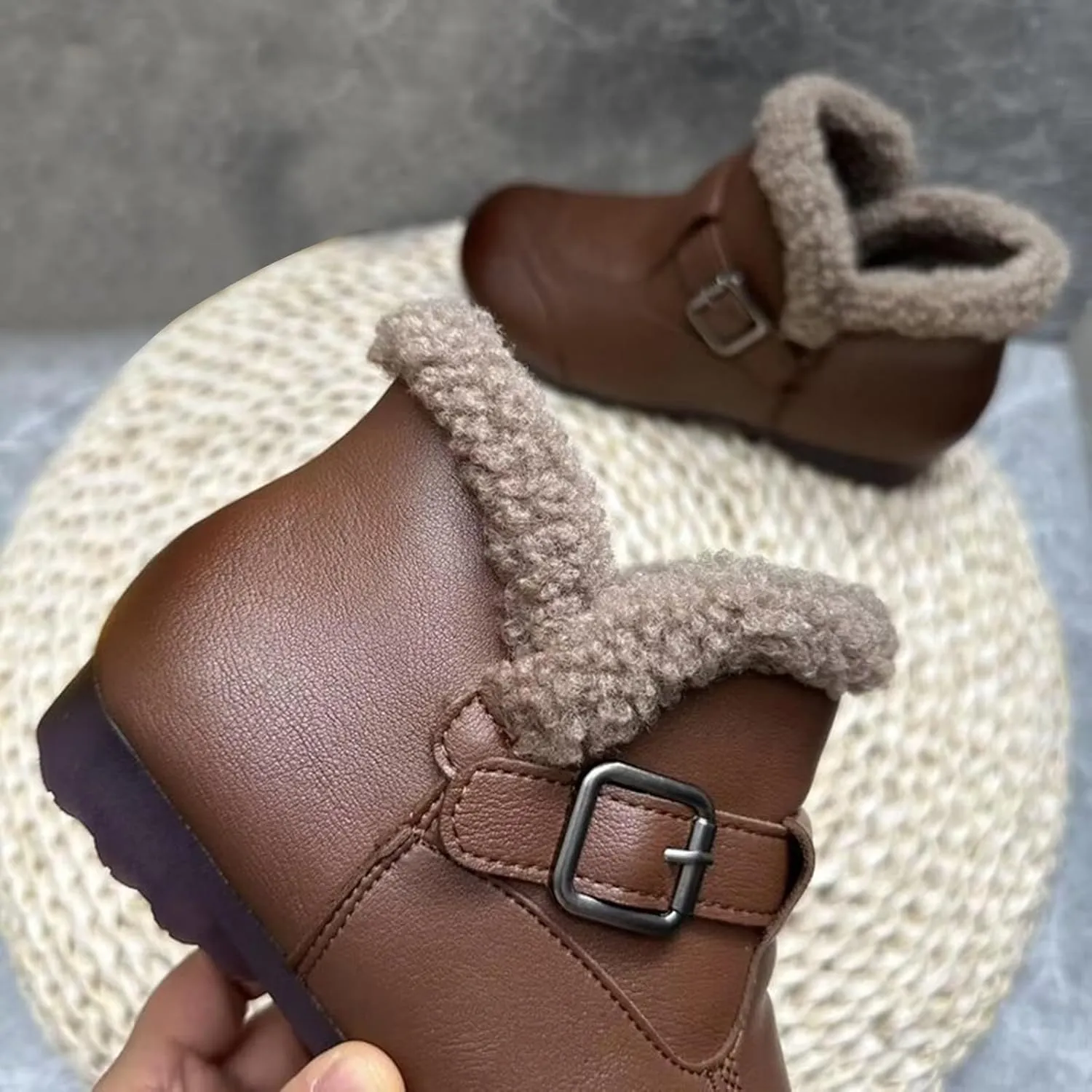 Winter Boots Men and Women's Ankle Snow Boots Slip On Winter Waterproof Plush Lined Outdoor Anti-Slip Shoes