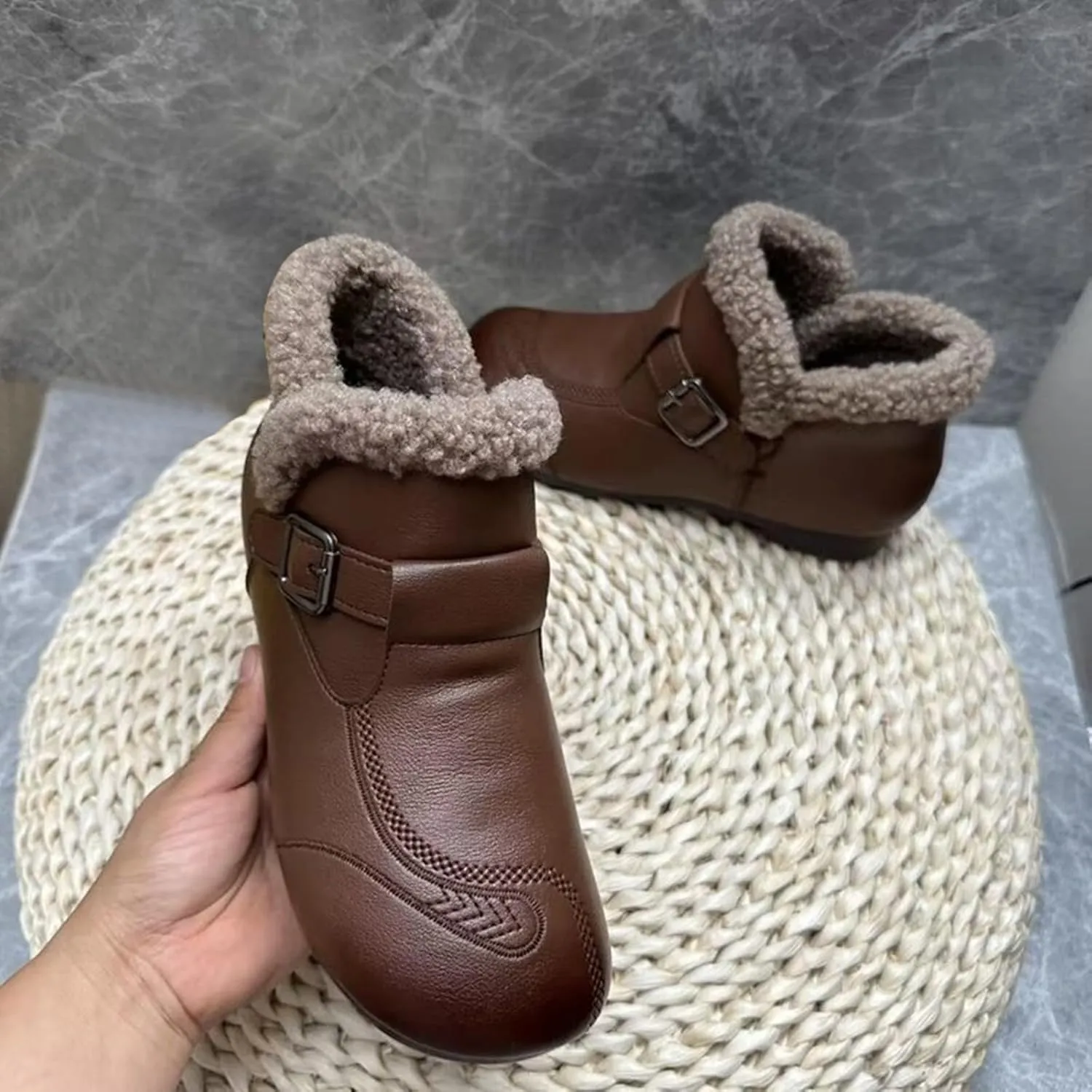 Winter Boots Men and Women's Ankle Snow Boots Slip On Winter Waterproof Plush Lined Outdoor Anti-Slip Shoes